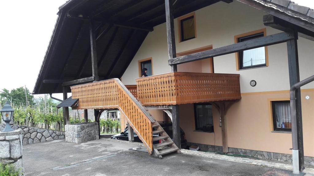 Tourist Farm Skrbina Lägenhet Otočec Exteriör bild